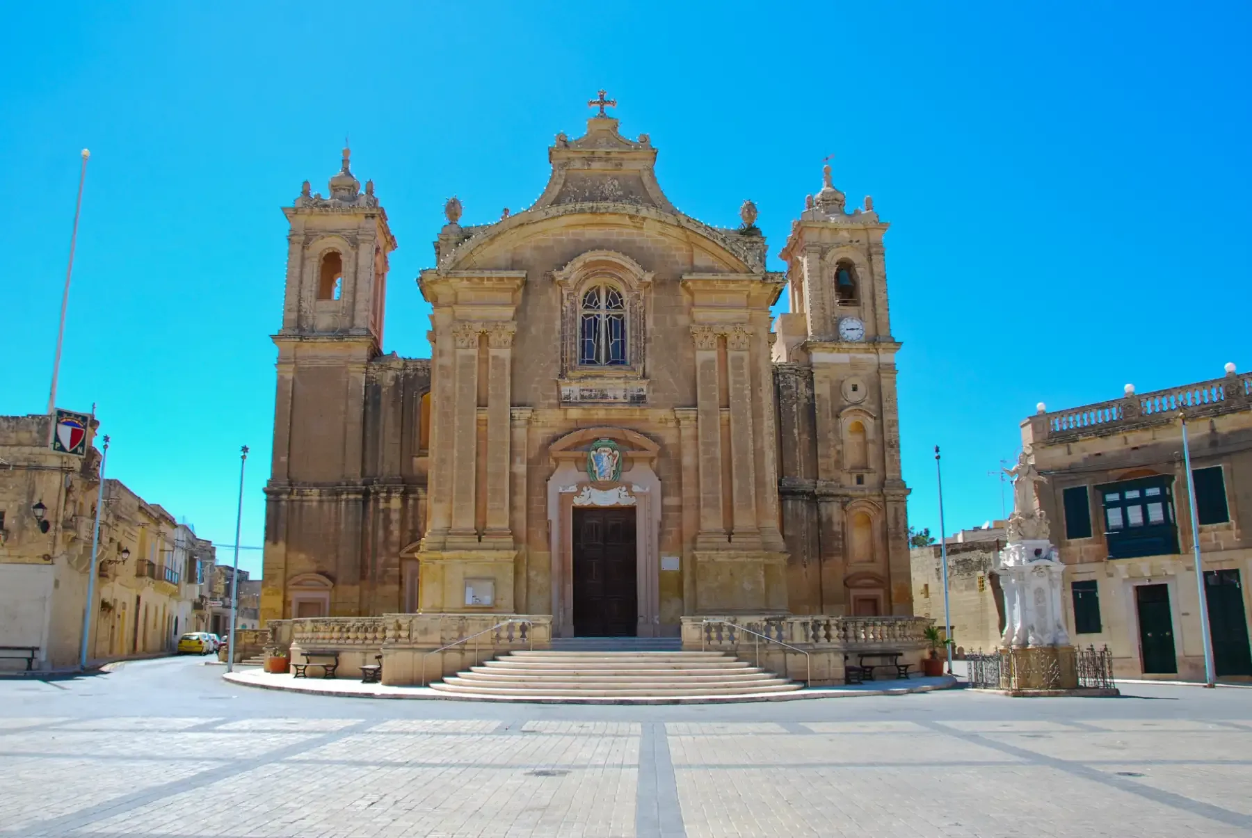 Marsaxlokk Market and Blue Grotto image